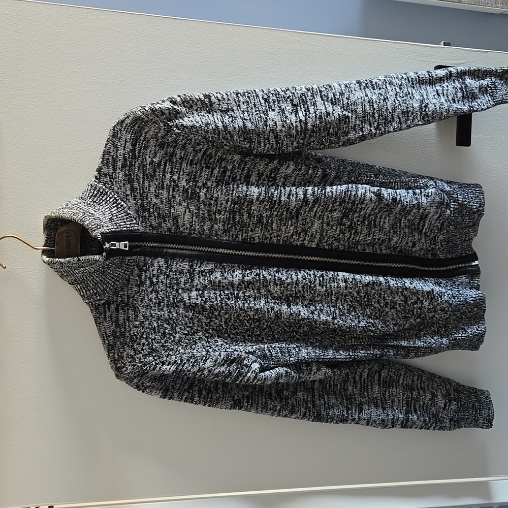 Guess Size XS Grey